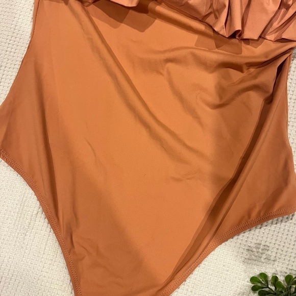 🧡 5 for $25 🧡 LELIS bodysuit! No sleeves - Picture 2 of 4